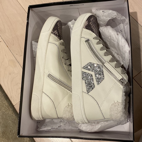 zonya sneakers in black